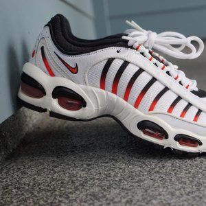 NEW - NIKE AIR MAX TAILWIND 4 - US MEN'S SIZE 6 - [AQ2567-104]